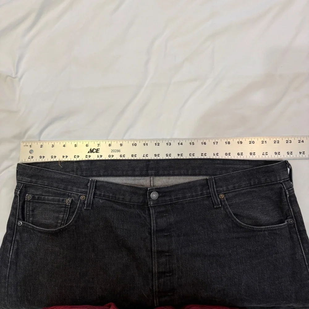 Levis 501 Original Fit Black Cropped Raw Hem Jeans Mens 44x30 (Actual 44x24)
